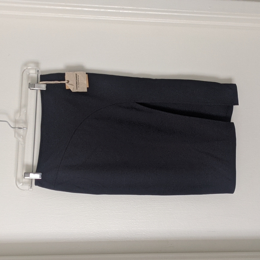 Black nwt small skirt